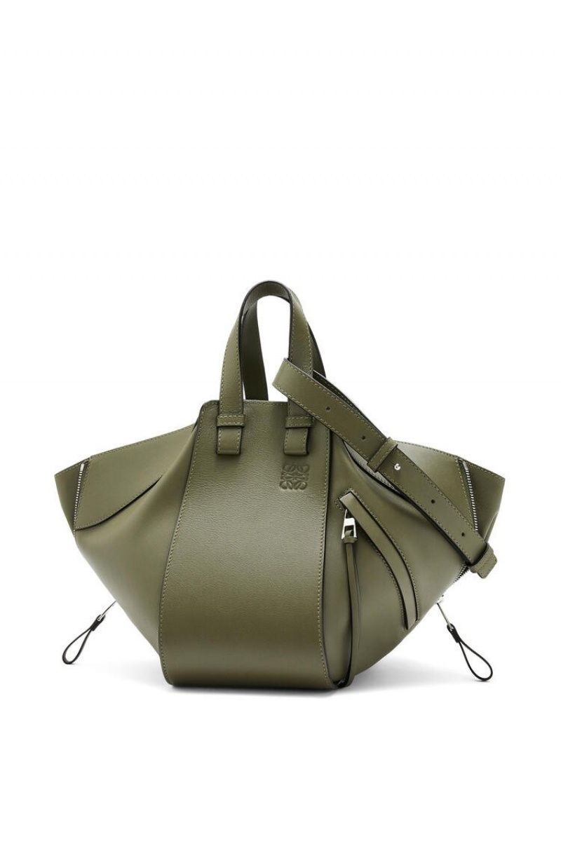 Bolsa De Hombro Loewe Small Hammock bag in classic calfskin Mujer Verde | 312BZGTDF