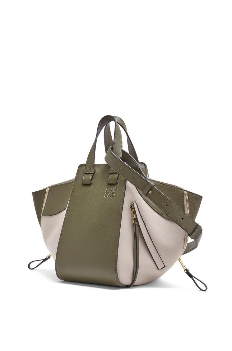 Bolsa De Hombro Loewe Small Hammock bag in classic calfskin Mujer Verde Verde Menta | 427XIBZCY