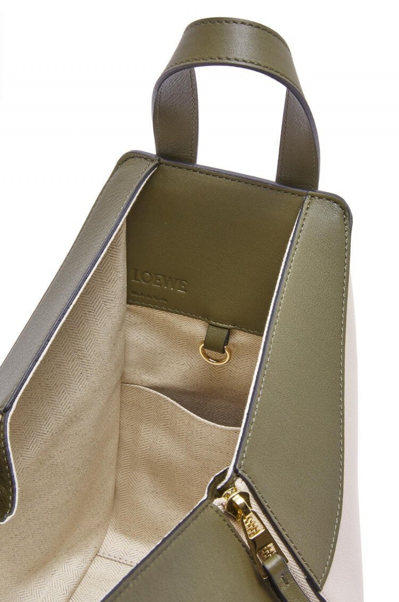 Bolsa De Hombro Loewe Small Hammock bag in classic calfskin Mujer Verde Verde Menta | 427XIBZCY