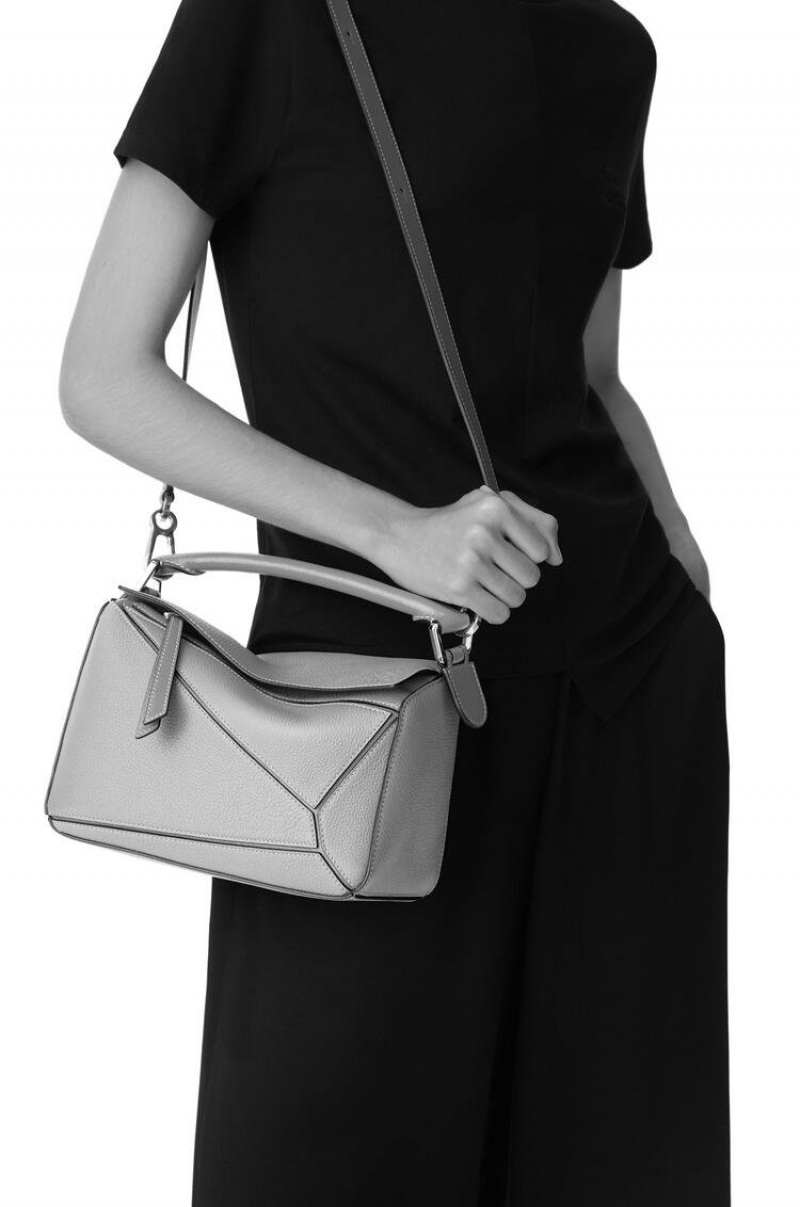 Bolsa De Hombro Loewe Small Puzzle bag in soft grained calfskin Mujer Gris | 924PGMHRX