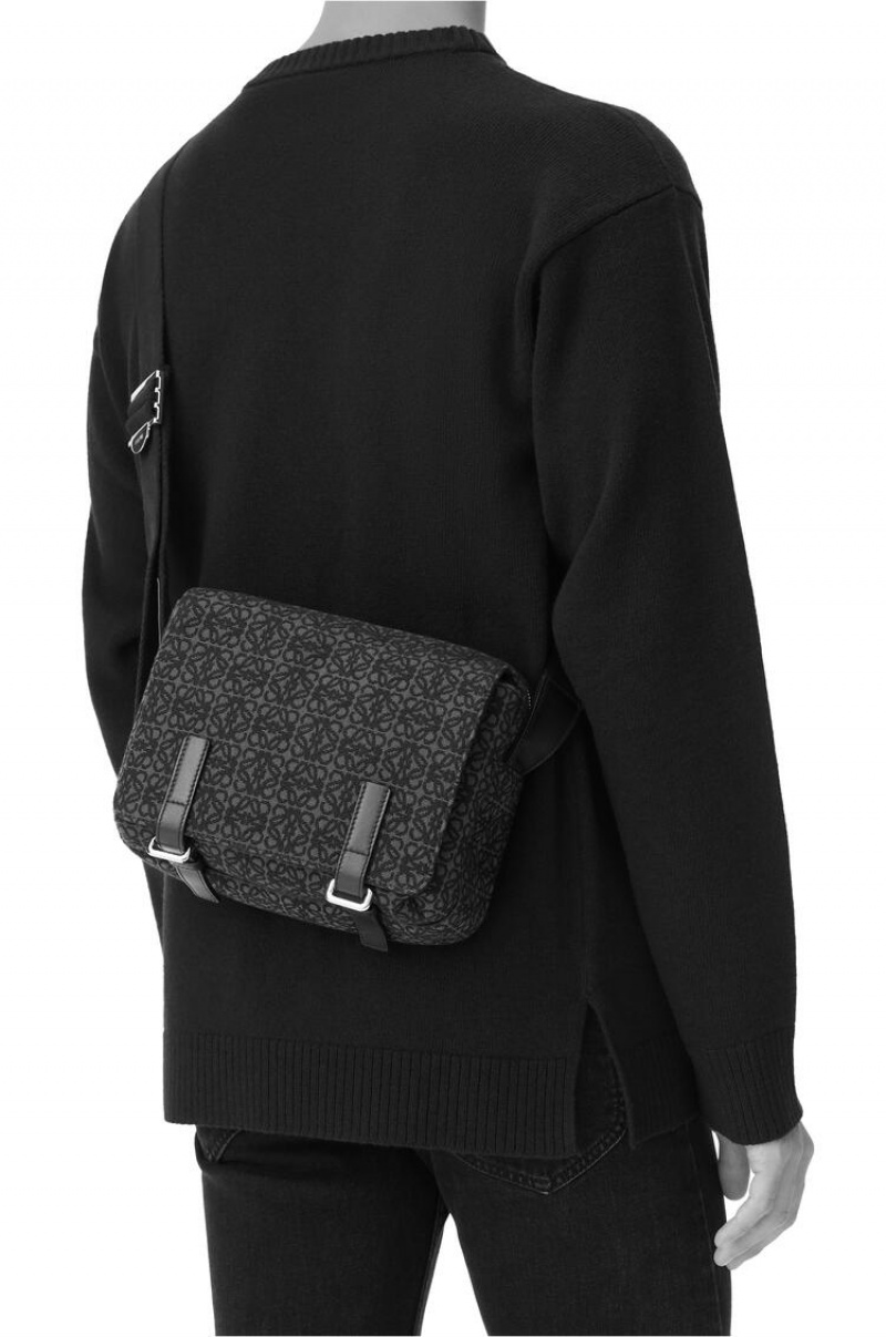 Bolsa De Mensajero Loewe XS Military messenger bag in Anagram jacquard and calfskin Hombre Negras | 046FHKUVM