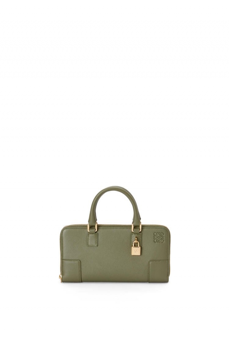 Bolsas Hombro Loewe Amazona Pouch in nappa calfskin Mujer Verde | 681KHDJAE