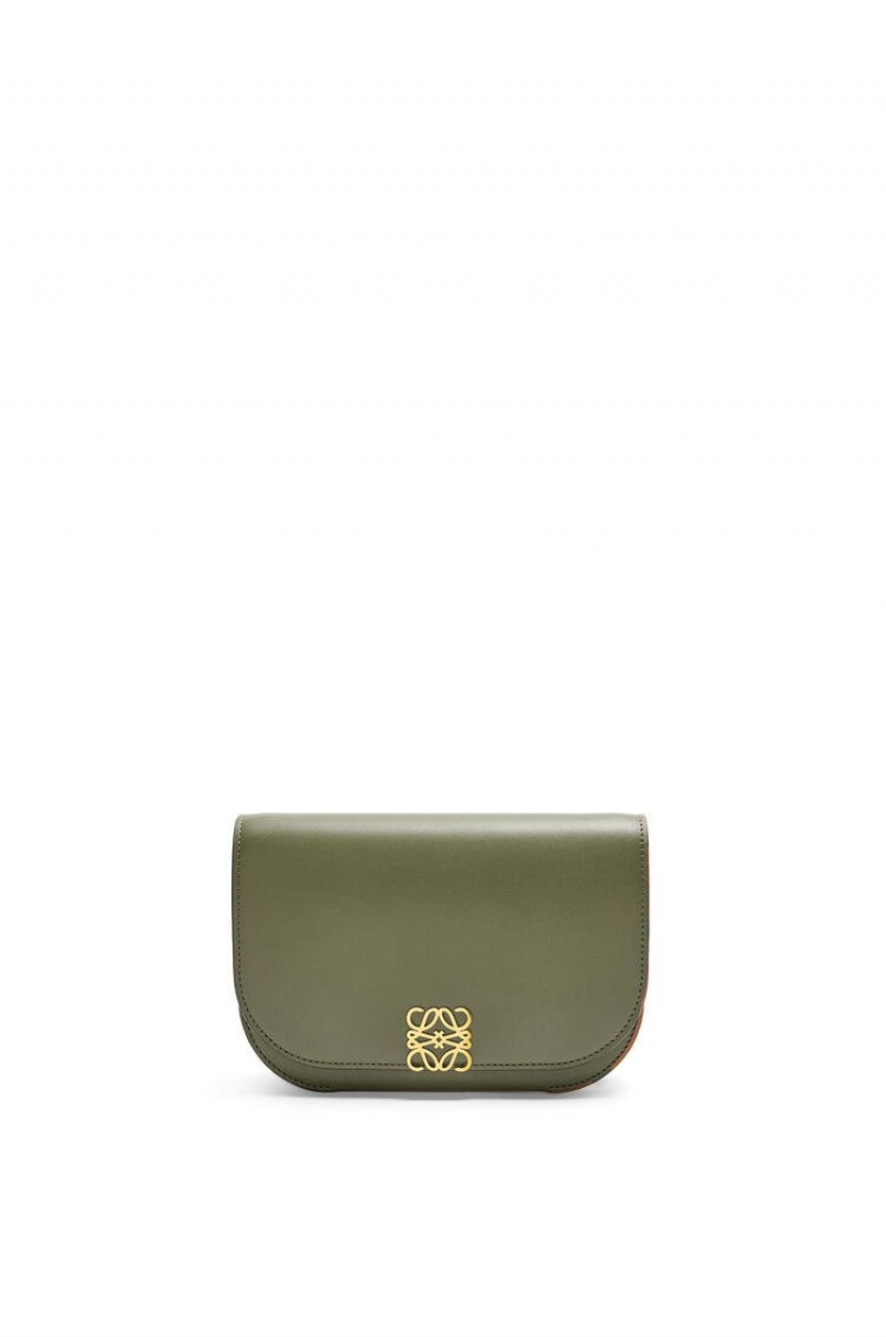 Bolsas Hombro Loewe Goya Accordion clutch in silk calfskin Mujer Verde | 674BYVDUO