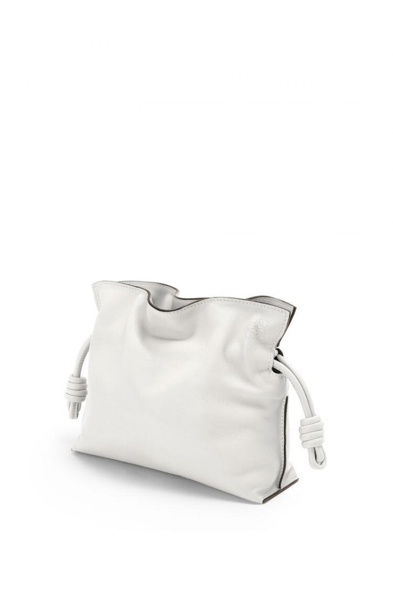 Bolsas Hombro Loewe Mini Flamenco clutch in nappa calfskin Mujer Blancas | 357GMJXZT