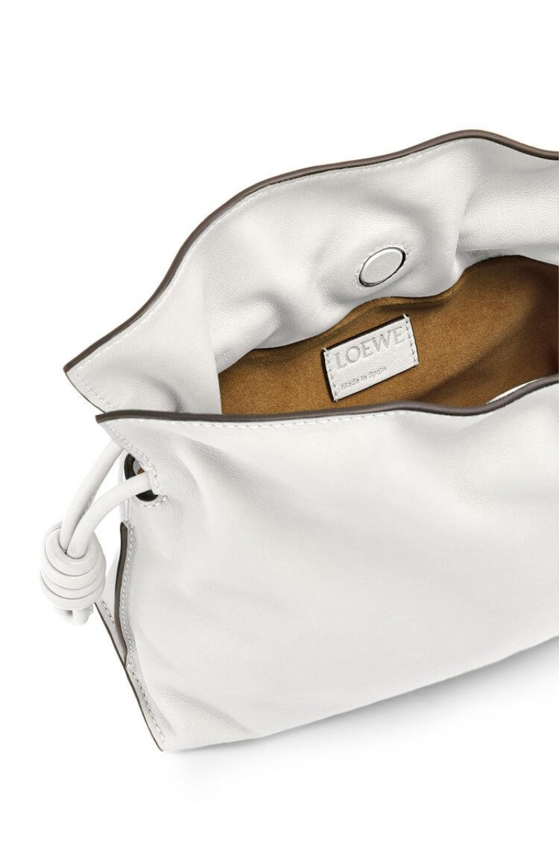 Bolsas Hombro Loewe Mini Flamenco clutch in nappa calfskin Mujer Blancas | 357GMJXZT