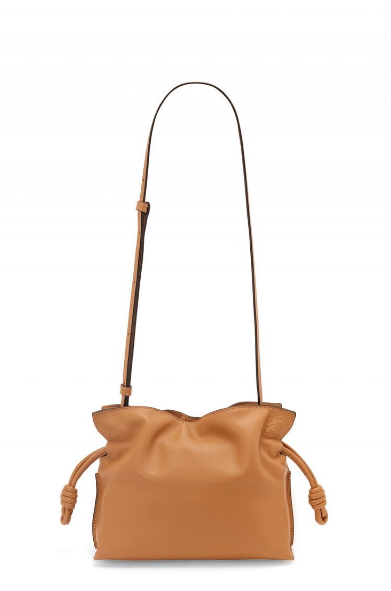 Bolsas Hombro Loewe Mini Flamenco clutch in nappa calfskin Mujer Warm Desert | 360HRIKTP