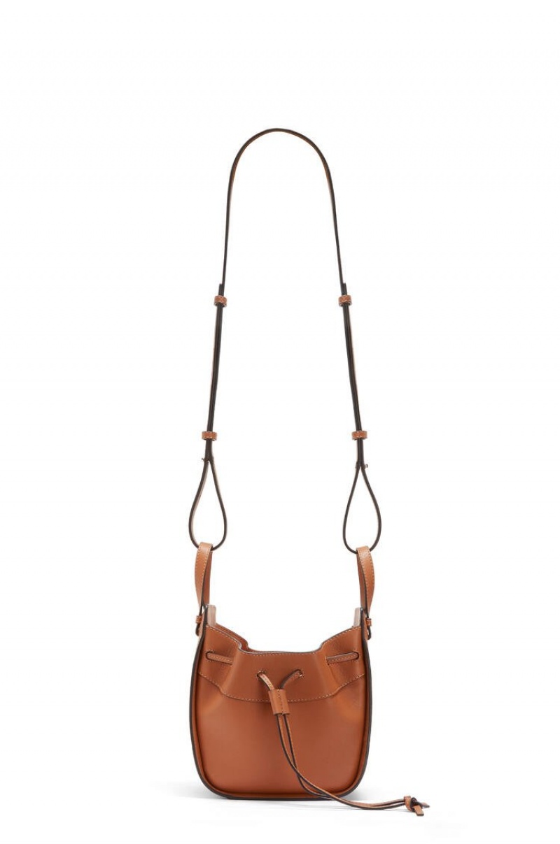 Bolsas Hombro Loewe Mini Hammock drawstring in classic calfskin Mujer Tan | 261XUYGBW