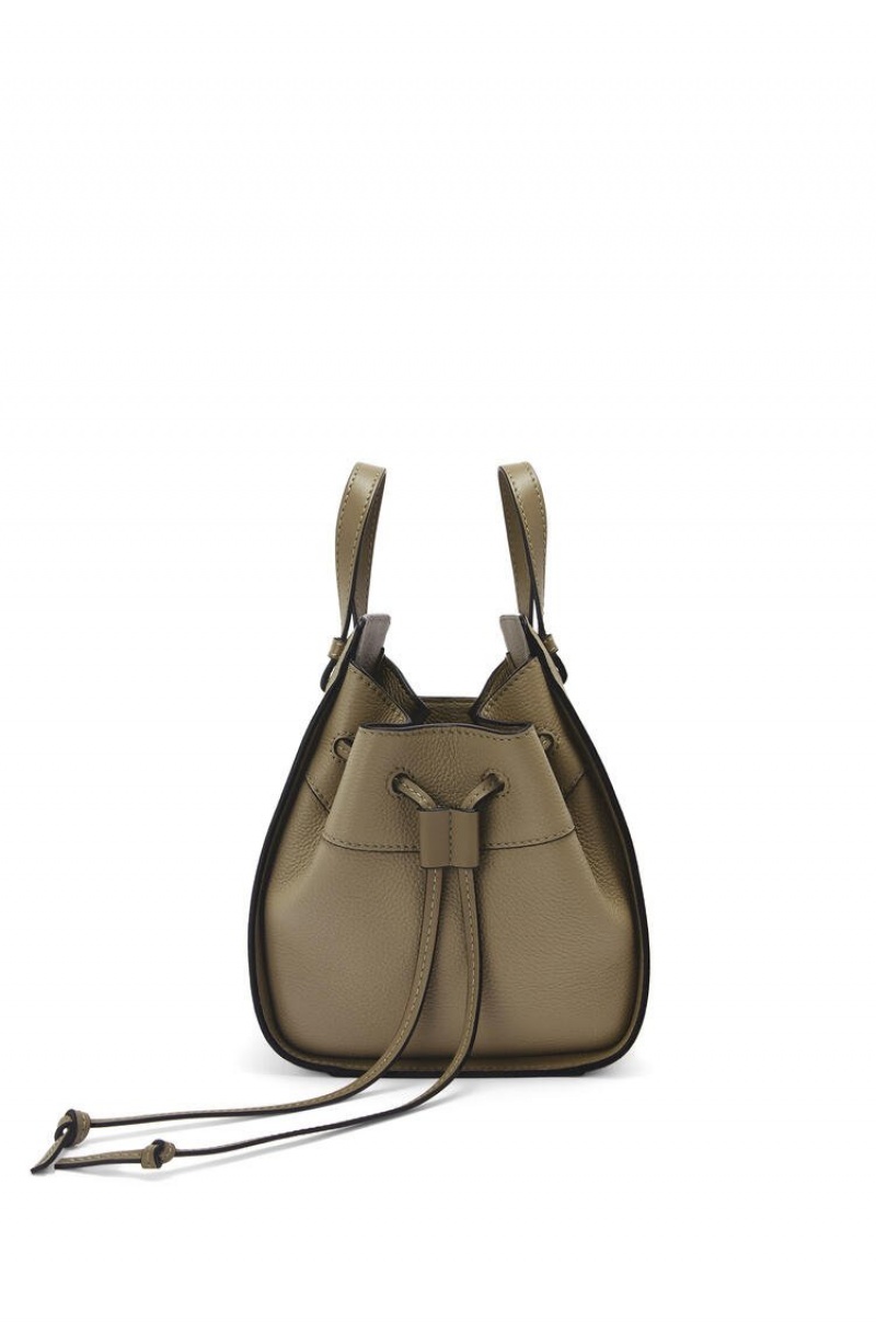 Bolsas Hombro Loewe Mini Hammock drawstring in soft grained calfskin Mujer Verde | 296EJDHWY