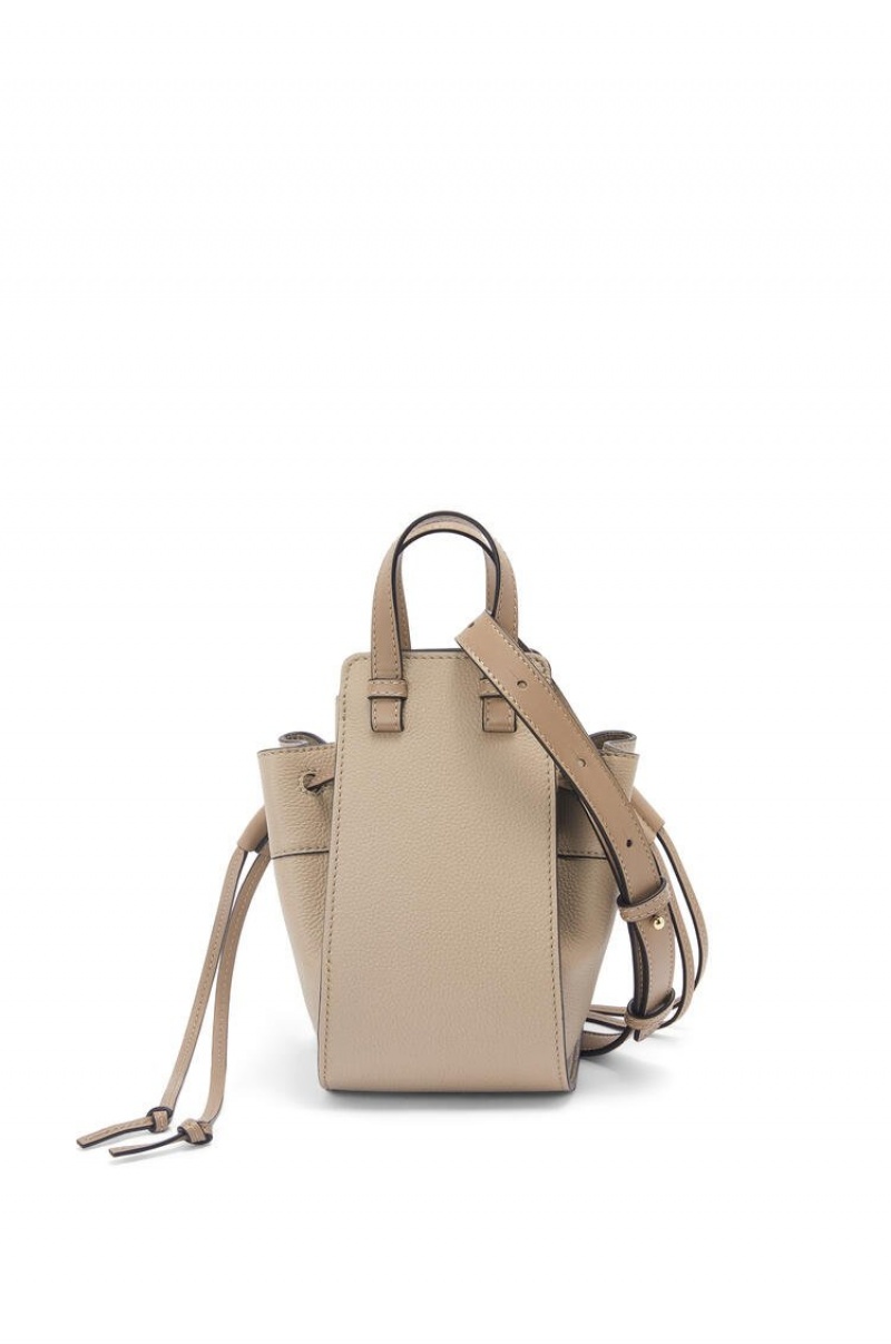 Bolsas Hombro Loewe Mini Hammock drawstring in soft grained calfskin Mujer Sand | 735EMXTIQ