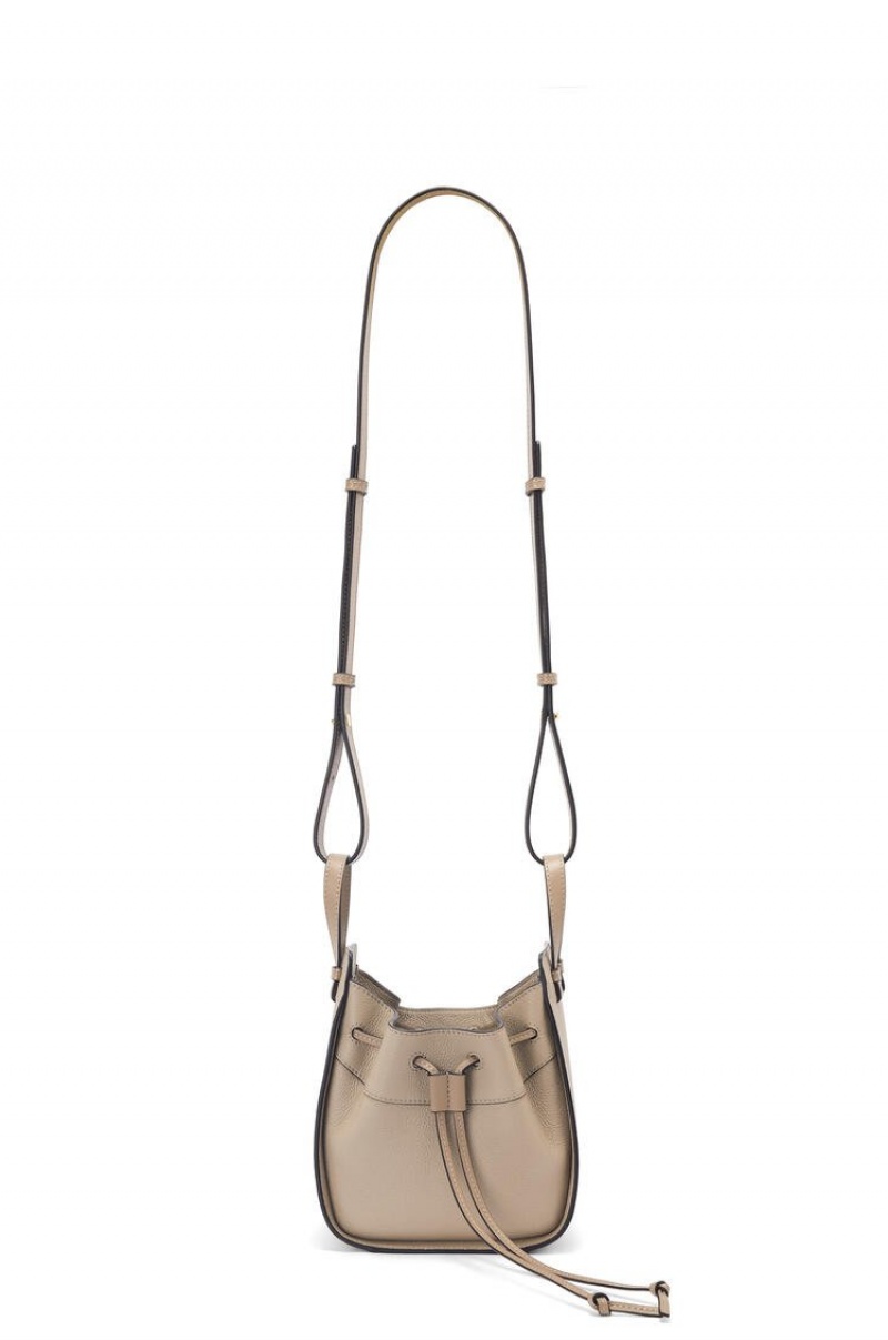 Bolsas Hombro Loewe Mini Hammock drawstring in soft grained calfskin Mujer Sand | 735EMXTIQ