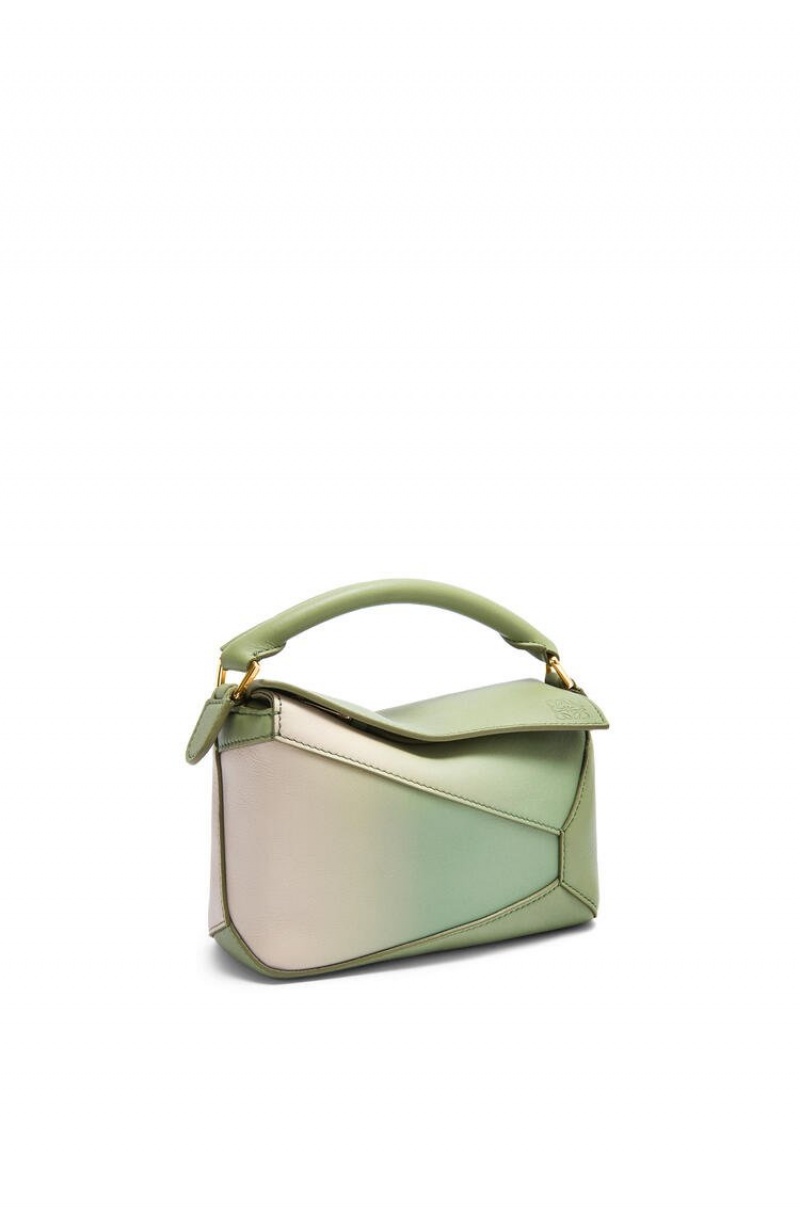 Bolsas Hombro Loewe Mini Puzzle Edge bag in degrade nappa calfskin Mujer Verde Menta | 476UTKDLR