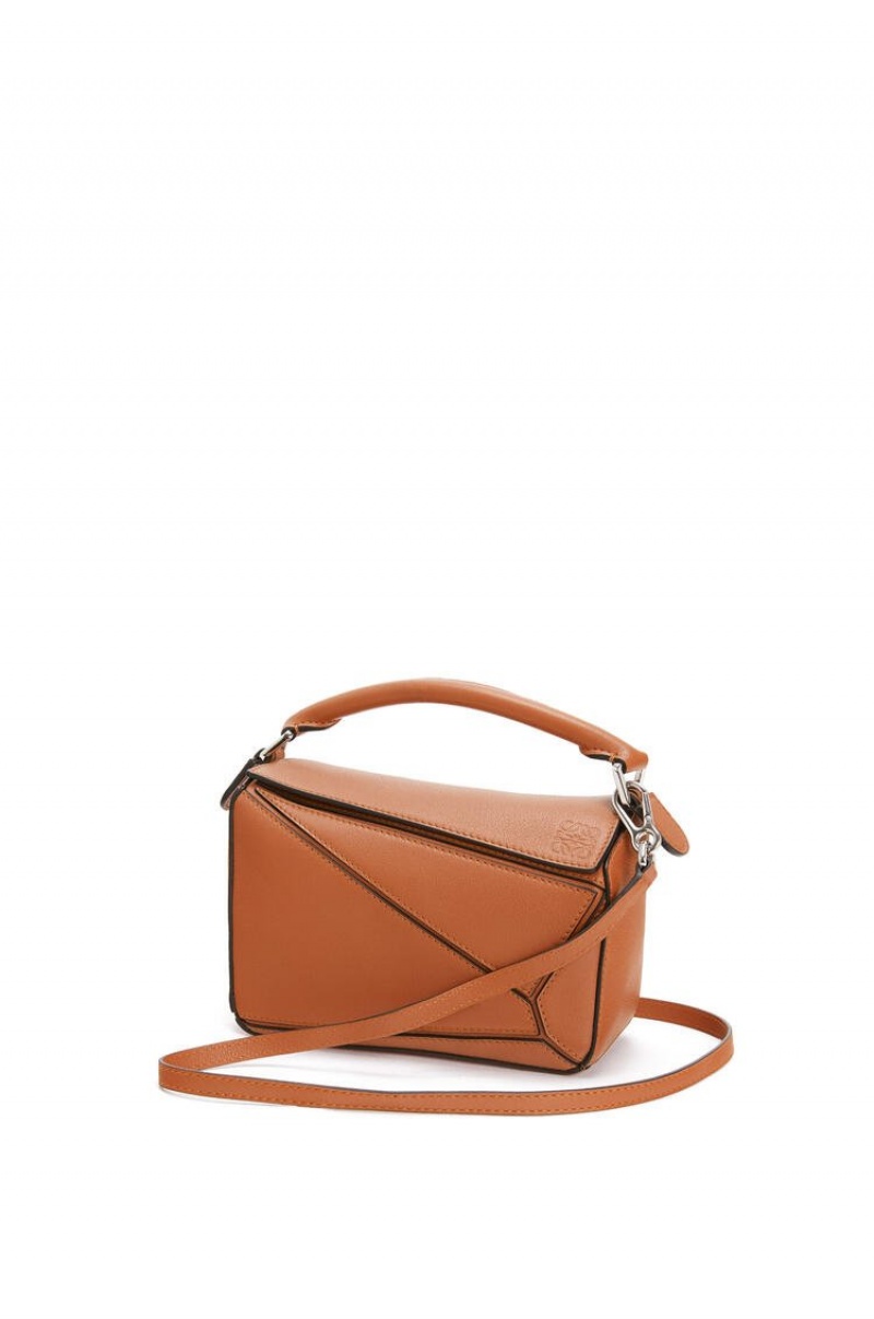 Bolsas Hombro Loewe Mini Puzzle bag in classic calfskin Mujer Tan | 092WZKYVE