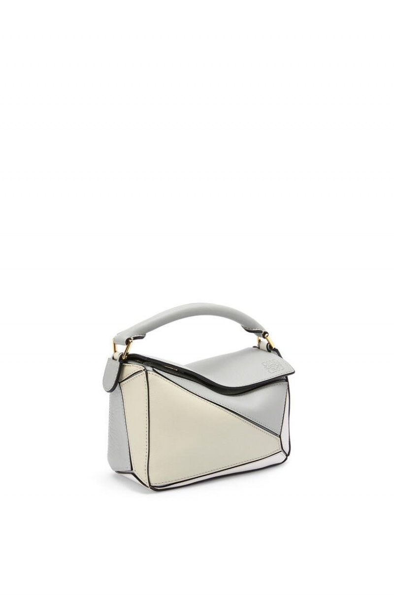 Bolsas Hombro Loewe Mini Puzzle bag in classic calfskin Mujer Gris Verde | 461PHRBLT