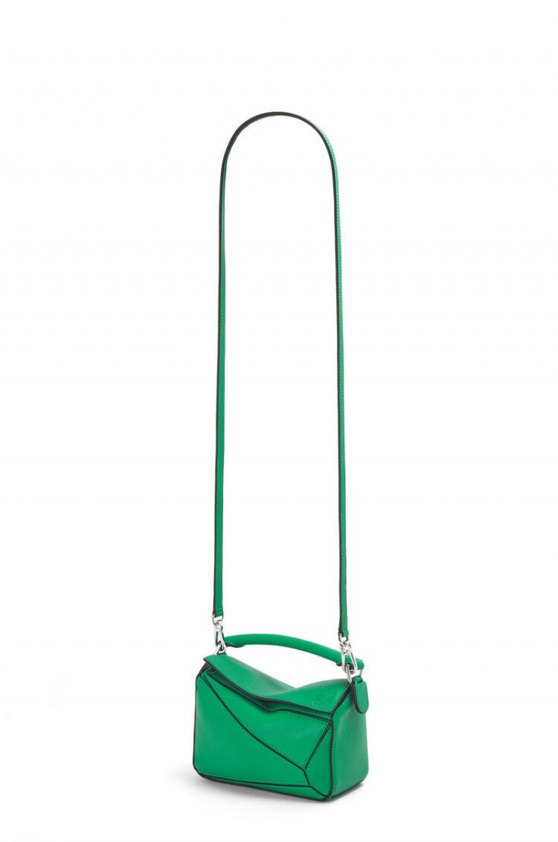 Bolsas Hombro Loewe Mini Puzzle bag in classic calfskin Mujer Verde | 874BNXPKZ