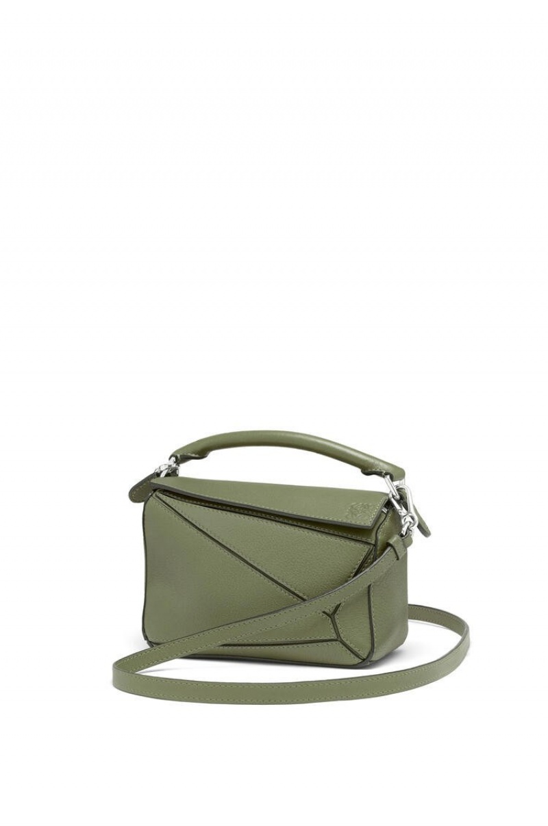 Bolsas Hombro Loewe Mini Puzzle bag in classic calfskin Mujer Verde | 509FUNTXG