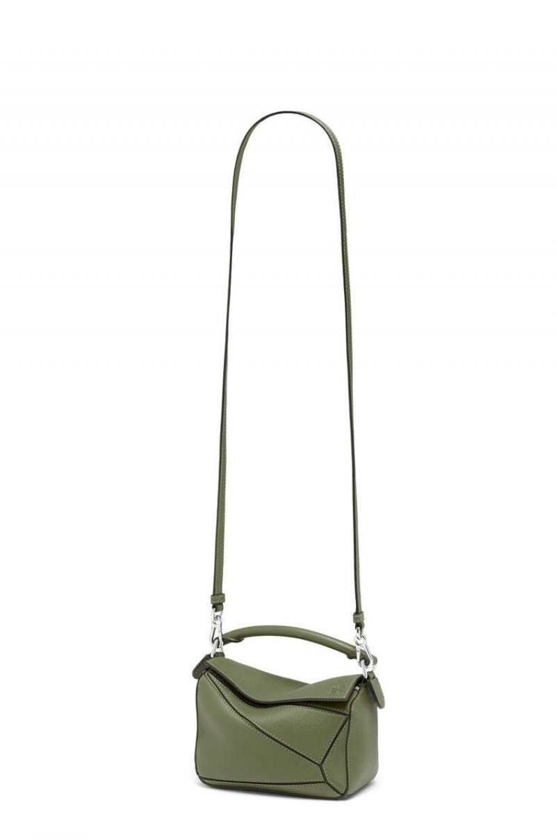 Bolsas Hombro Loewe Mini Puzzle bag in classic calfskin Mujer Verde | 509FUNTXG