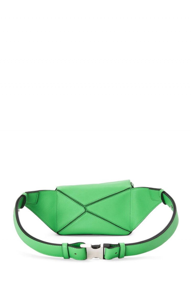 Bolsas Hombro Loewe Mini Puzzle bumbag in classic calfskin Mujer Verde | 328YZQTGU