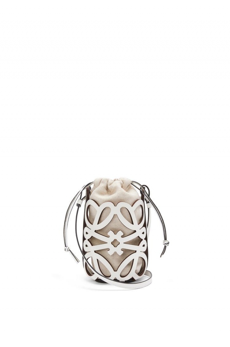 Bolso Pequeño Loewe Anagram cut-out pocket in classic calfskin and canvas Mujer Blancas | 284RFTQSE