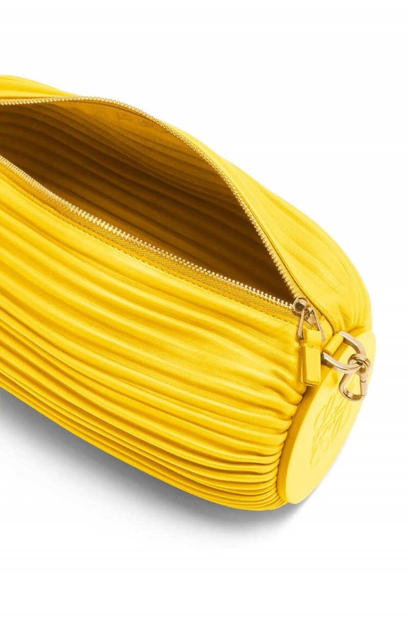 Bolso Pequeño Loewe Bracelet pouch in nappa calfskin Mujer Limón | 301DBKZSN