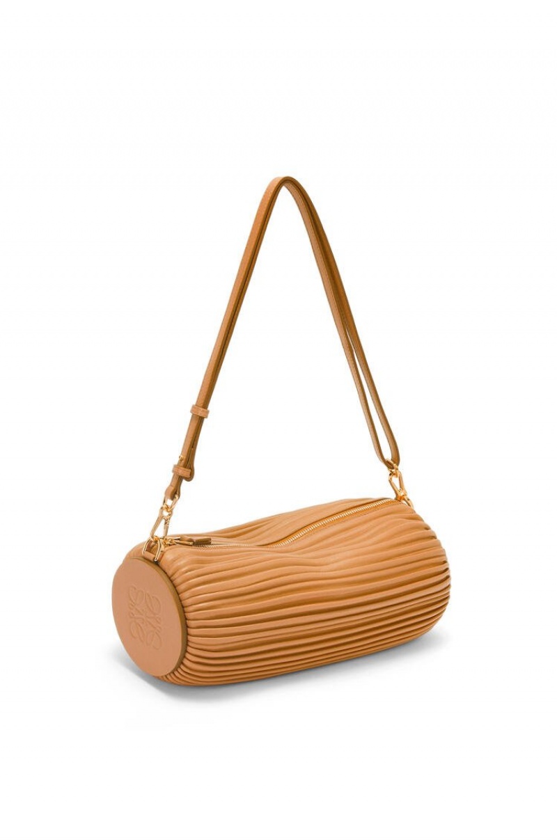 Bolso Pequeño Loewe Bracelet pouch in nappa calfskin Mujer Warm Desert | 831DYPZQO