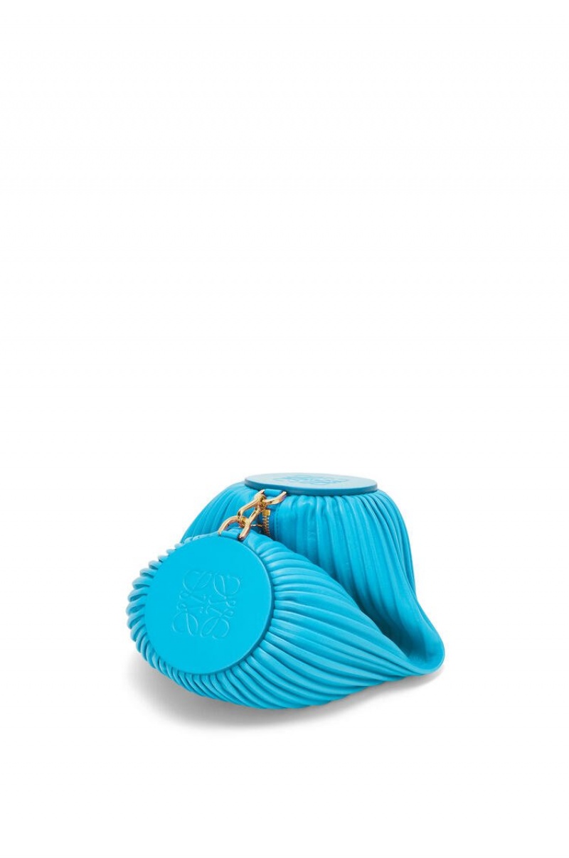 Bolso Pequeño Loewe Bracelet pouch in nappa calfskin Mujer Cyan | 519PRXNTI