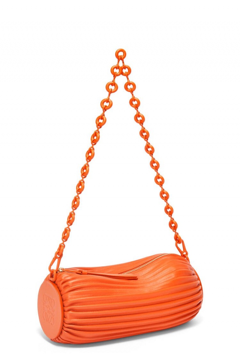 Bolso Pequeño Loewe Bracelet pouch in pleated nappa Mujer Naranjas | 478AUEZNF