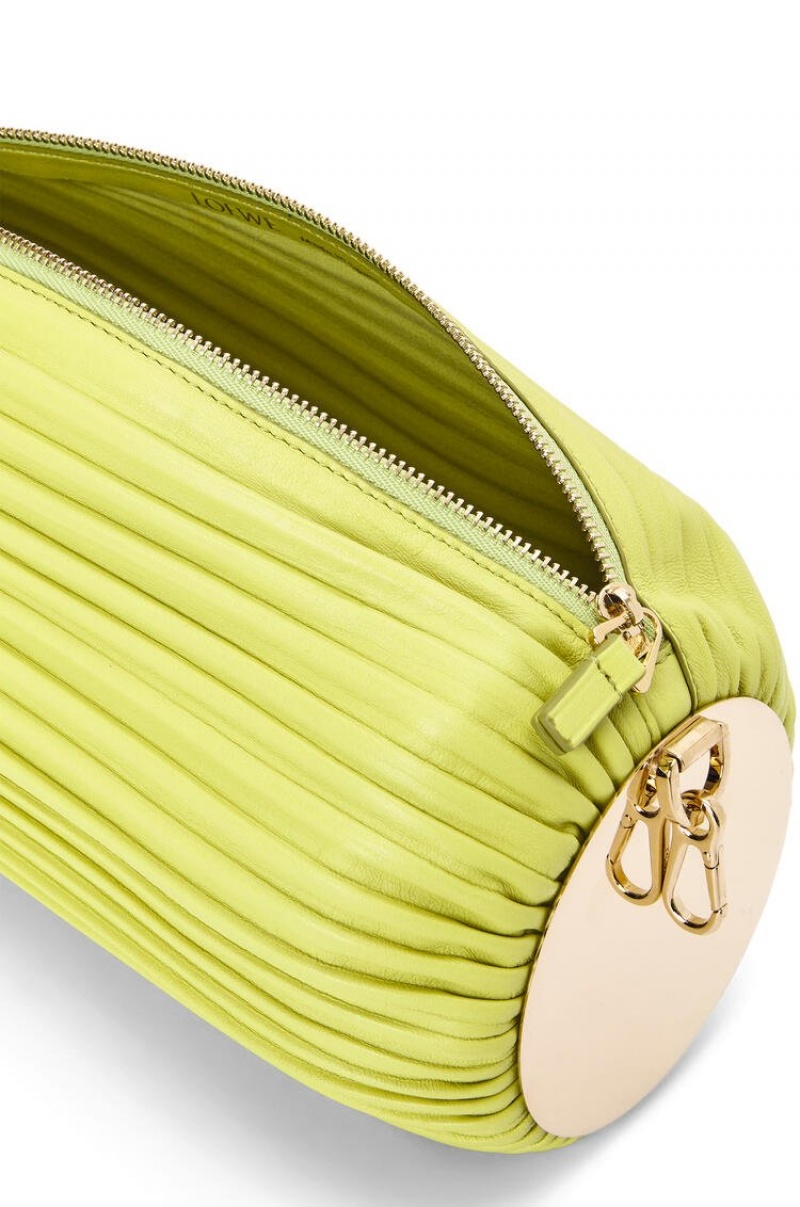 Bolso Pequeño Loewe Bracelet pouch in pleated nappa Mujer Amarillo | 592HBCDZN