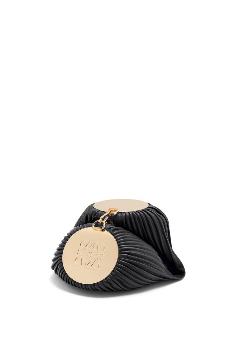 Bolso Pequeño Loewe Bracelet pouch in pleated nappa Mujer Negras | 721RISMEH