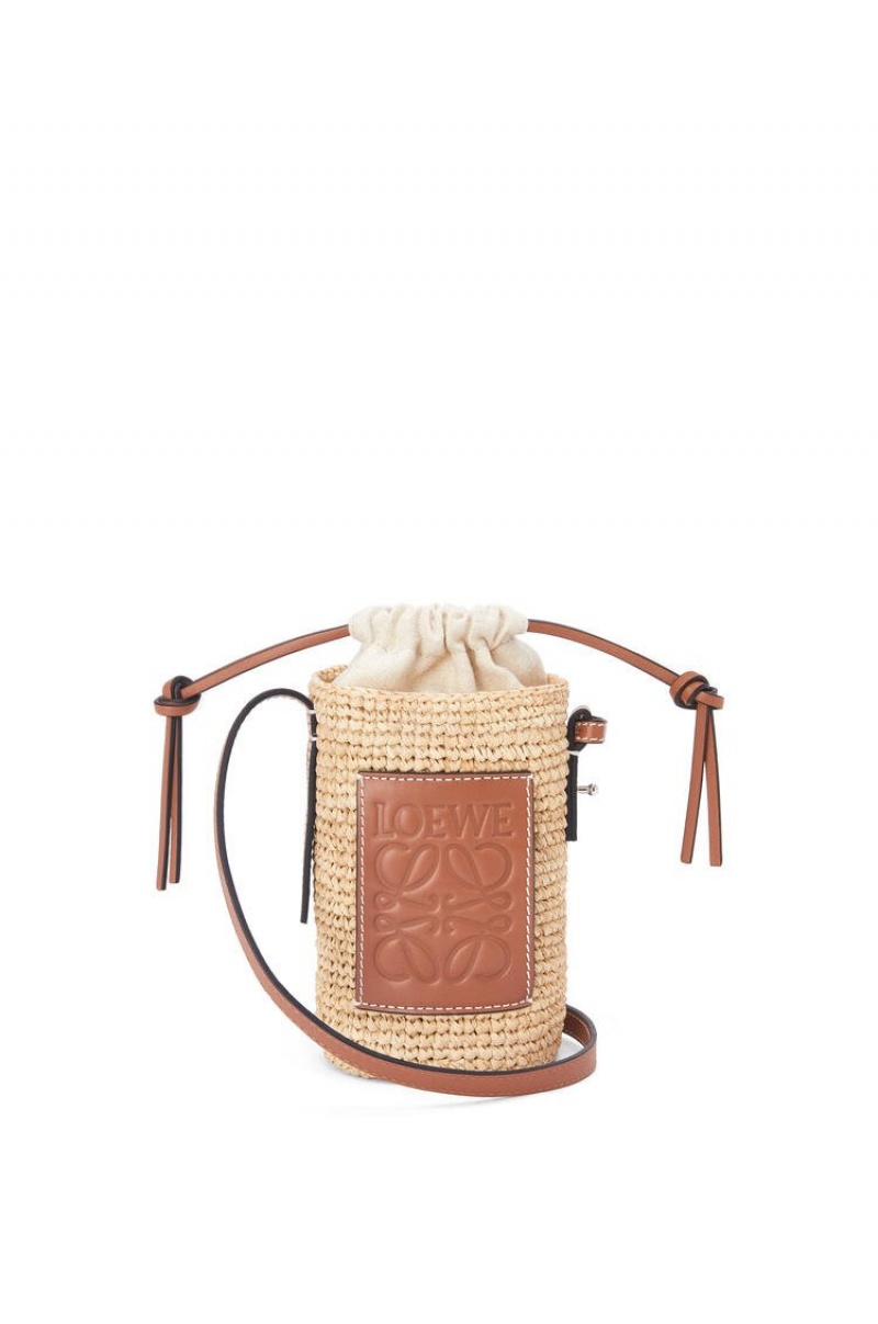 Bolso Pequeño Loewe Cylinder Pocket in raffia and calfskin Mujer Natural / Tan | 718VRTQWF