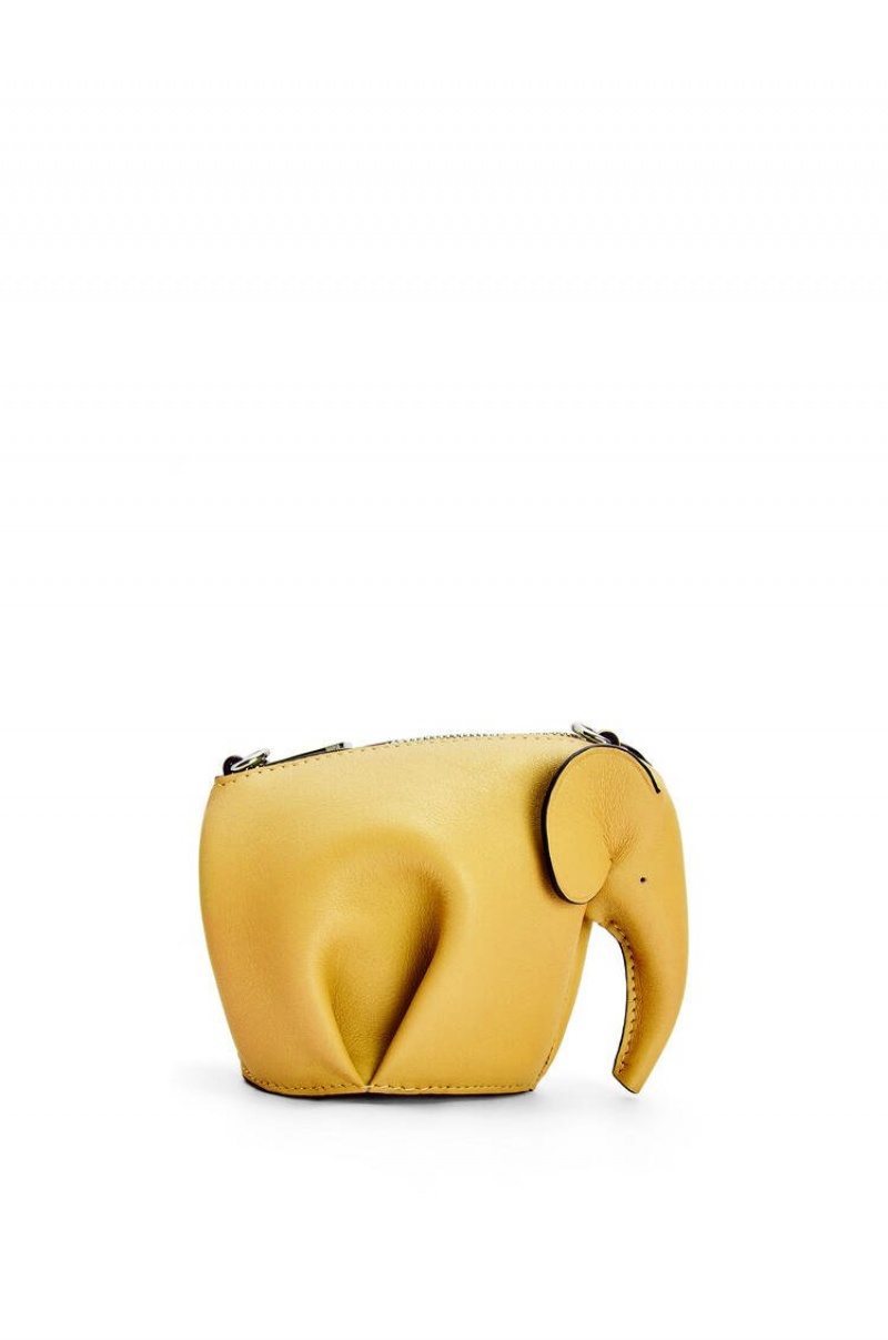 Bolso Pequeño Loewe Elephant Pouch in classic calfskin Mujer Amarillo | 581XBHPWC