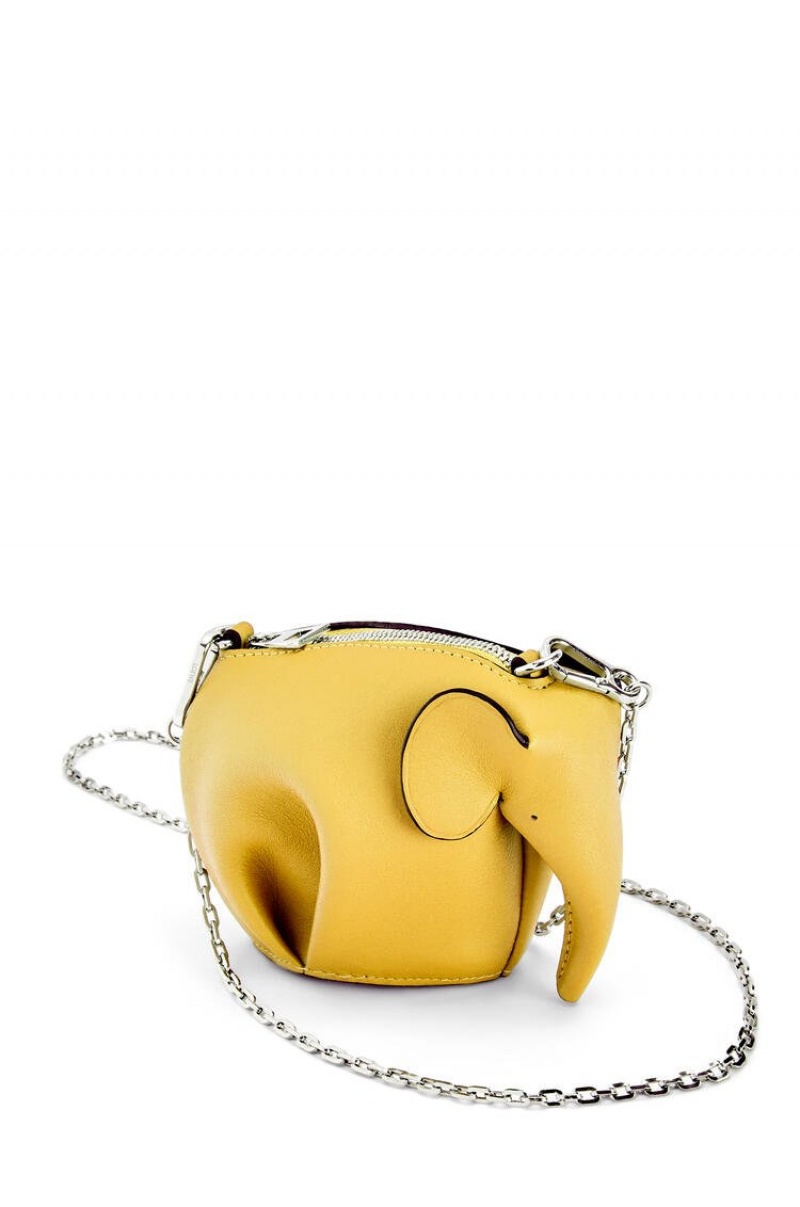 Bolso Pequeño Loewe Elephant Pouch in classic calfskin Mujer Amarillo | 581XBHPWC