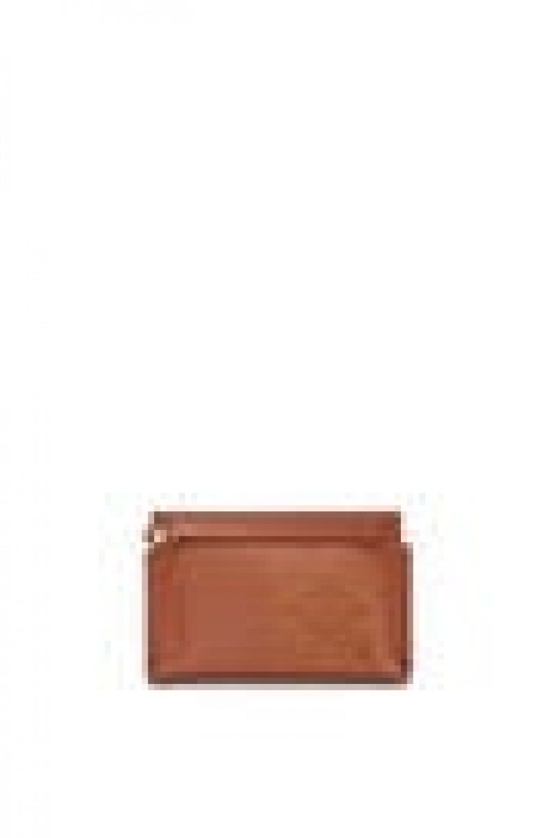 Bolso Pequeño Loewe Mini T Pouch in classic calfskin Mujer Tan / Ochre | 308ODLCQN