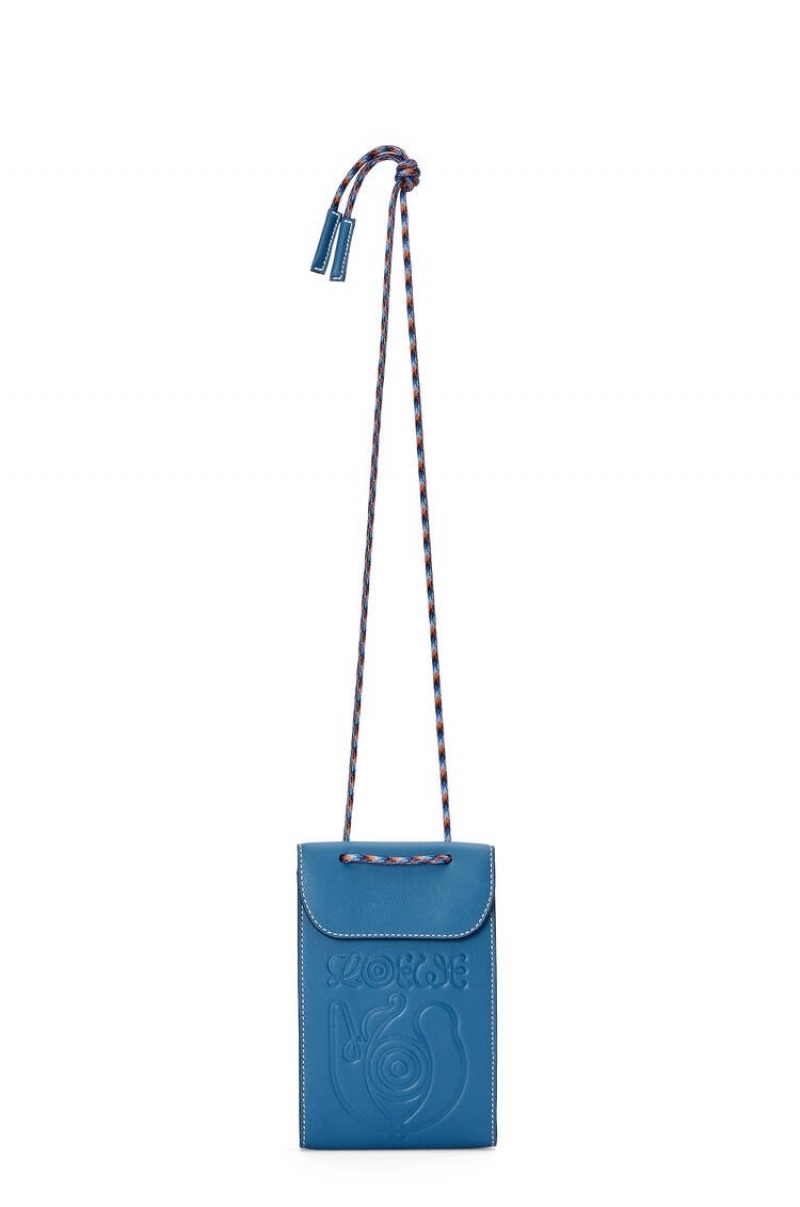 Bolso Pequeño Loewe Neck pocket in classic calfskin Hombre Azules Multicolor | 672GLBAKH