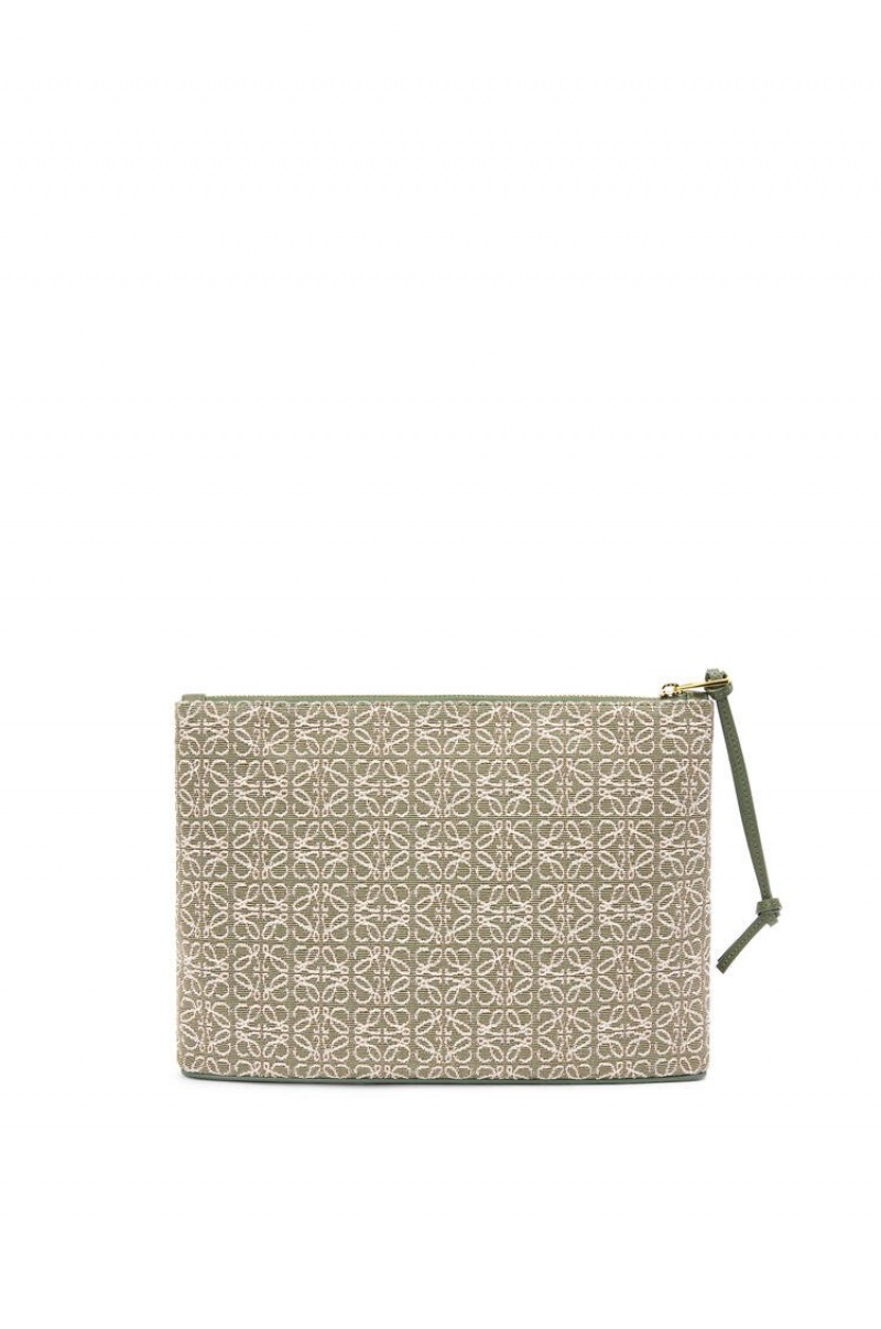 Bolso Pequeño Loewe Oblong pouch in Anagram jacquard and calfskin Hombre Verde Verde | 478SJLADY