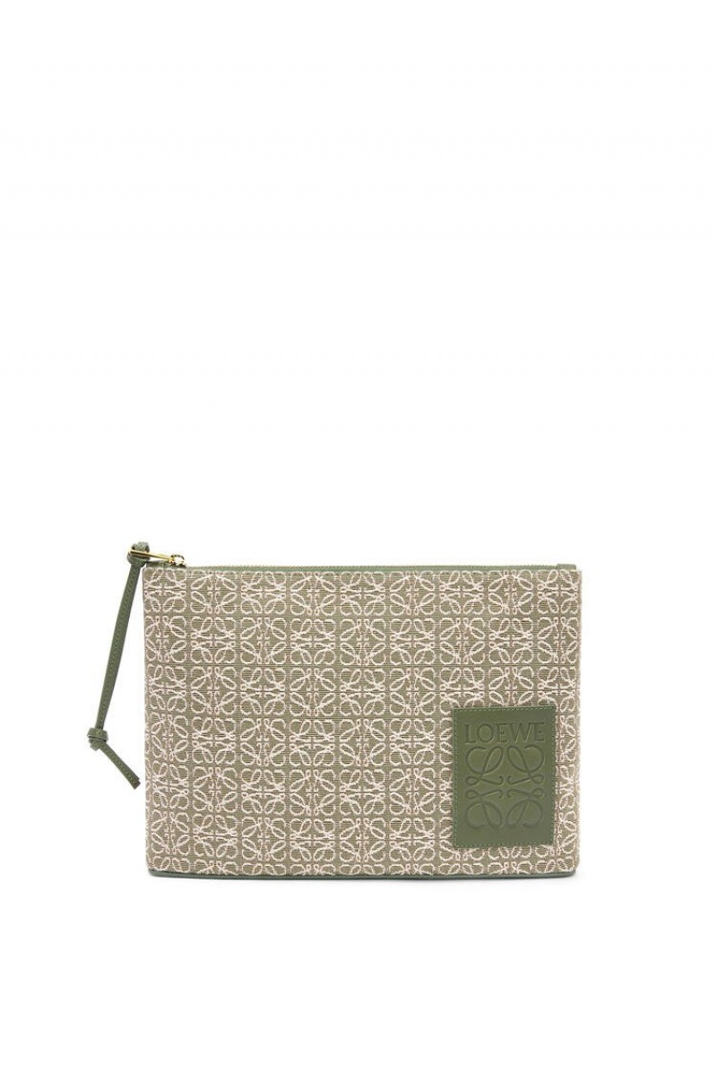 Bolso Pequeño Loewe Oblong pouch in Anagram jacquard and calfskin Hombre Verde Verde | 478SJLADY