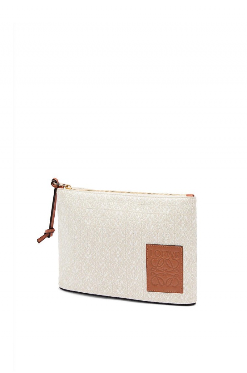 Bolso Pequeño Loewe Oblong pouch in Anagram jacquard and calfskin Mujer Ecru / Tan | 257TSHIDN