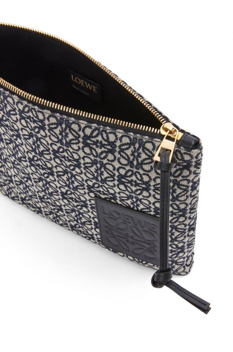 Bolso Pequeño Loewe Oblong pouch in Anagram jacquard and calfskin Mujer Azul Marino Negras | 912NMKLGH