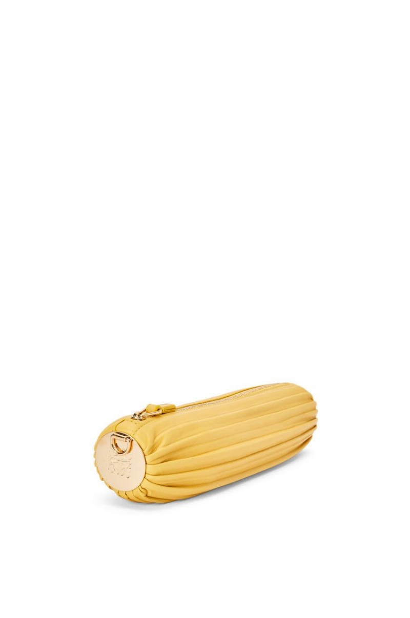 Bolso Pequeño Loewe Small Bracelet pouch in pleated nappa Mujer Amarillo | 901NMPIEZ