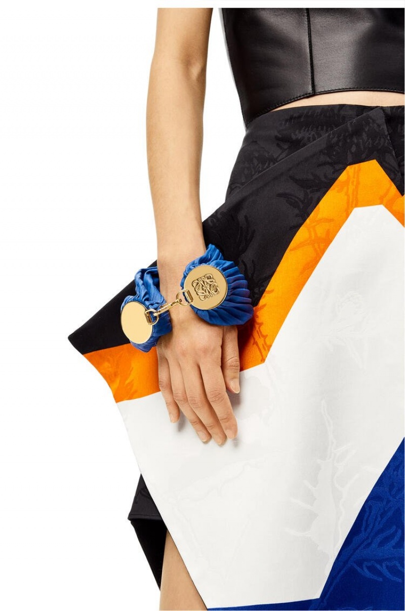 Bolso Pequeño Loewe Small Bracelet pouch in pleated nappa Mujer Azul Real Azules | 087CEBXIV