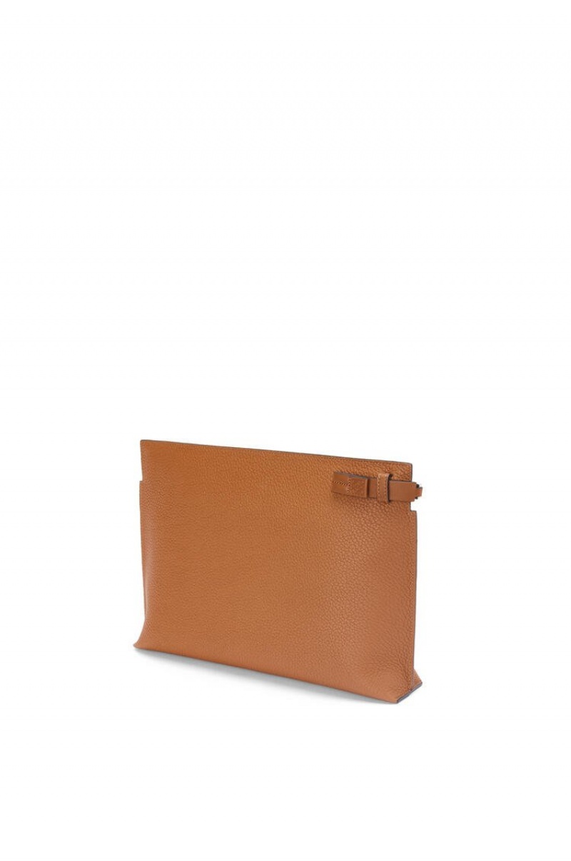 Bolso Pequeño Loewe T Pouch in grained calfskin Hombre Tan | 948WZNIAS