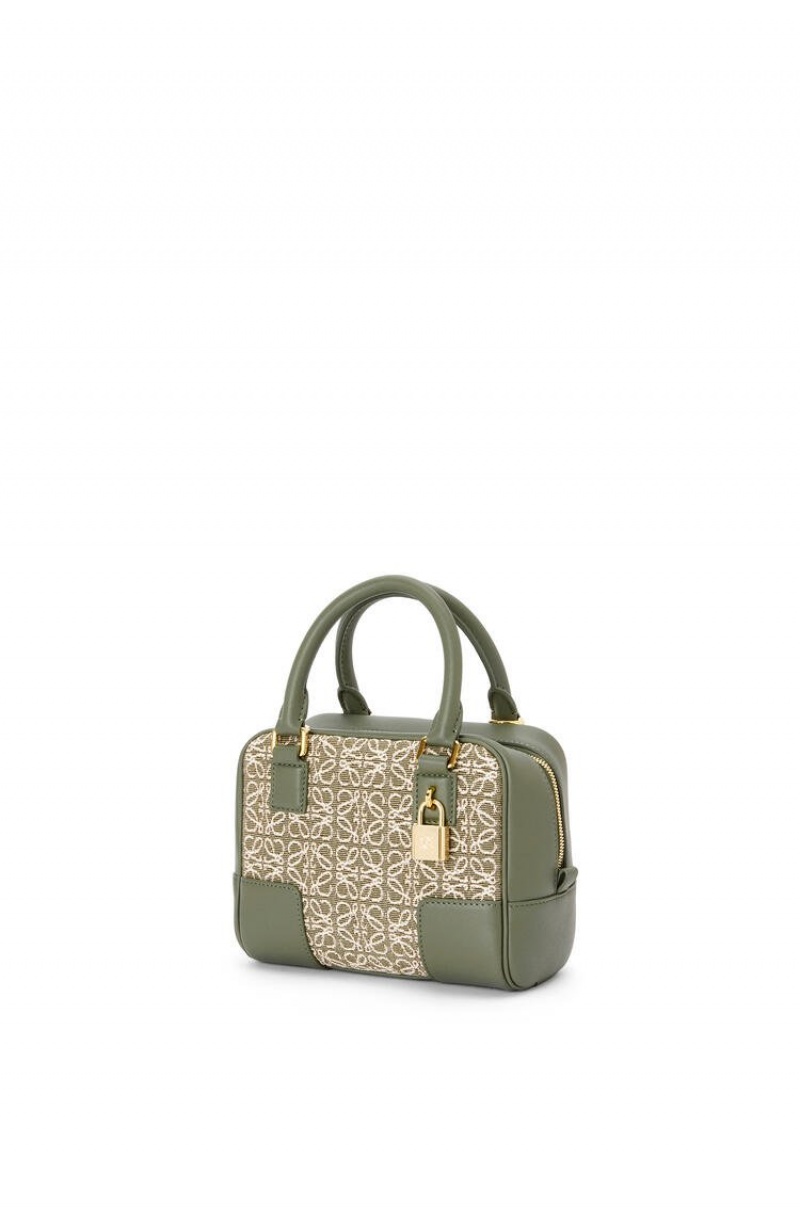 Bolso Tote Loewe Amazona 16 Square bag in Anagram jacquard and calfskin Mujer Verde Verde | 487QEXRMK