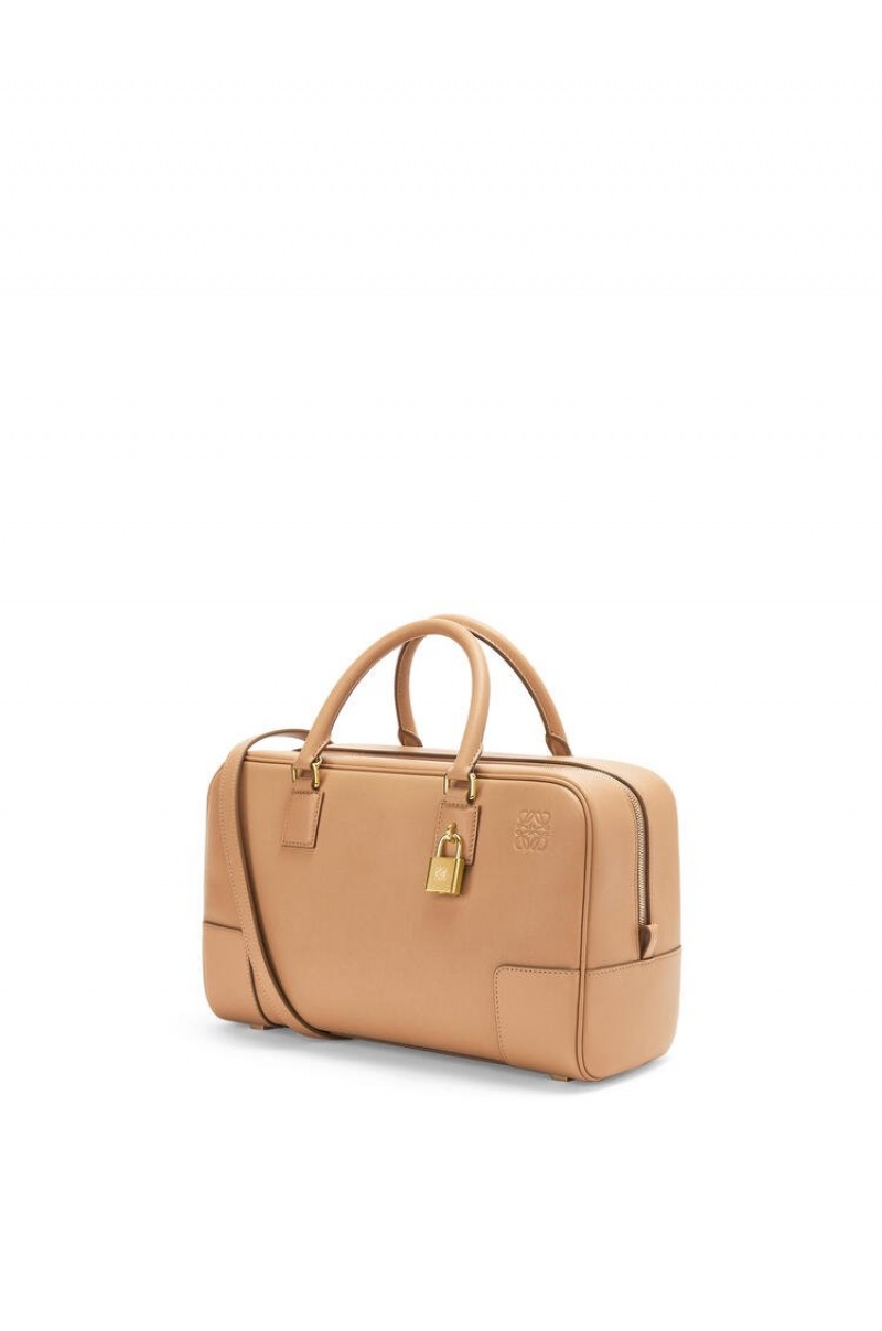 Bolso Tote Loewe Amazona 28 bag in nappa calfskin Mujer Warm Desert | 350YLBFAC