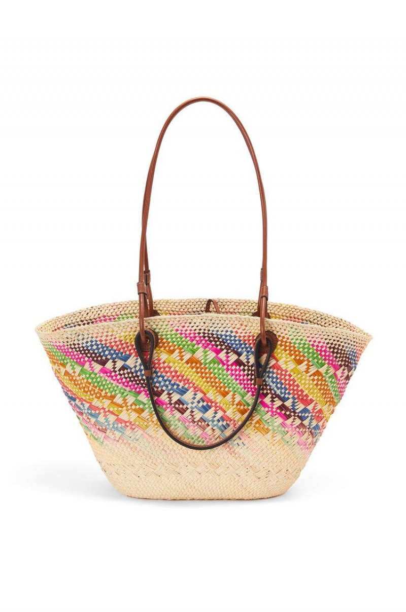 Bolso Tote Loewe Anagram Basket bag in rainbow iraca palm and calfskin Mujer Multicolor | 910WBPSDU