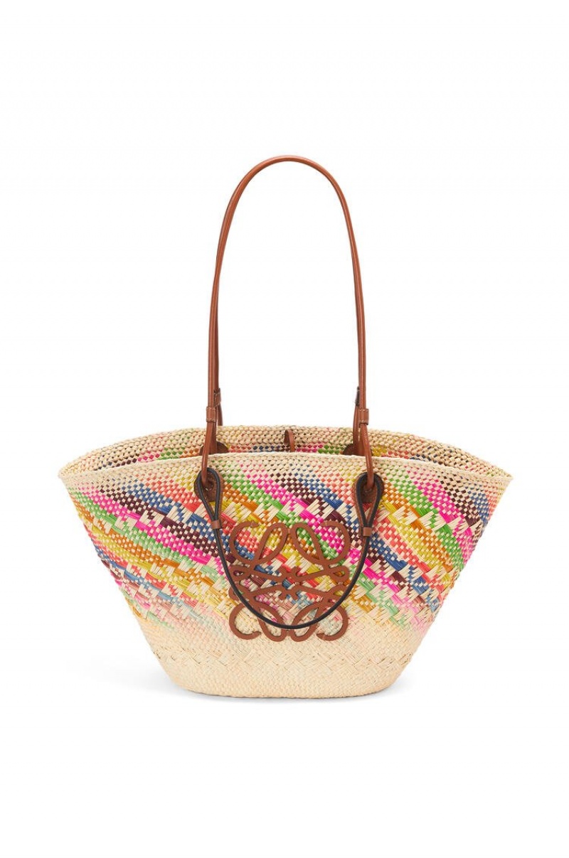 Bolso Tote Loewe Anagram Basket bag in rainbow iraca palm and calfskin Mujer Multicolor | 910WBPSDU