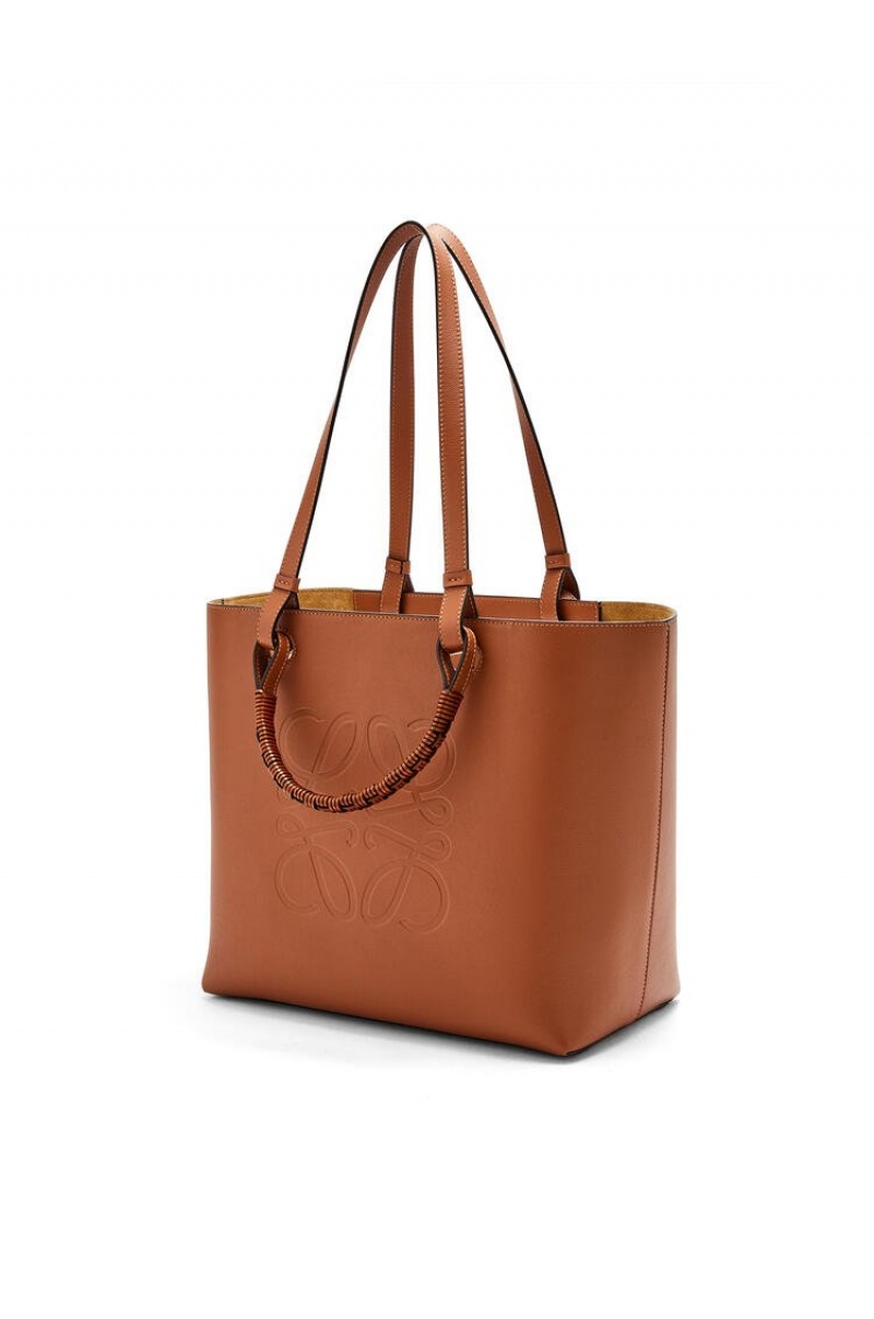 Bolso Tote Loewe Anagram Tote in classic calfskin Mujer Tan | 387VGNSAM