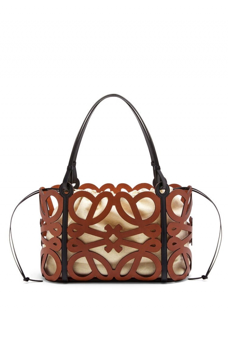 Bolso Tote Loewe Anagram cut-out tote in calfskin Mujer Tan | 754ACHFTK