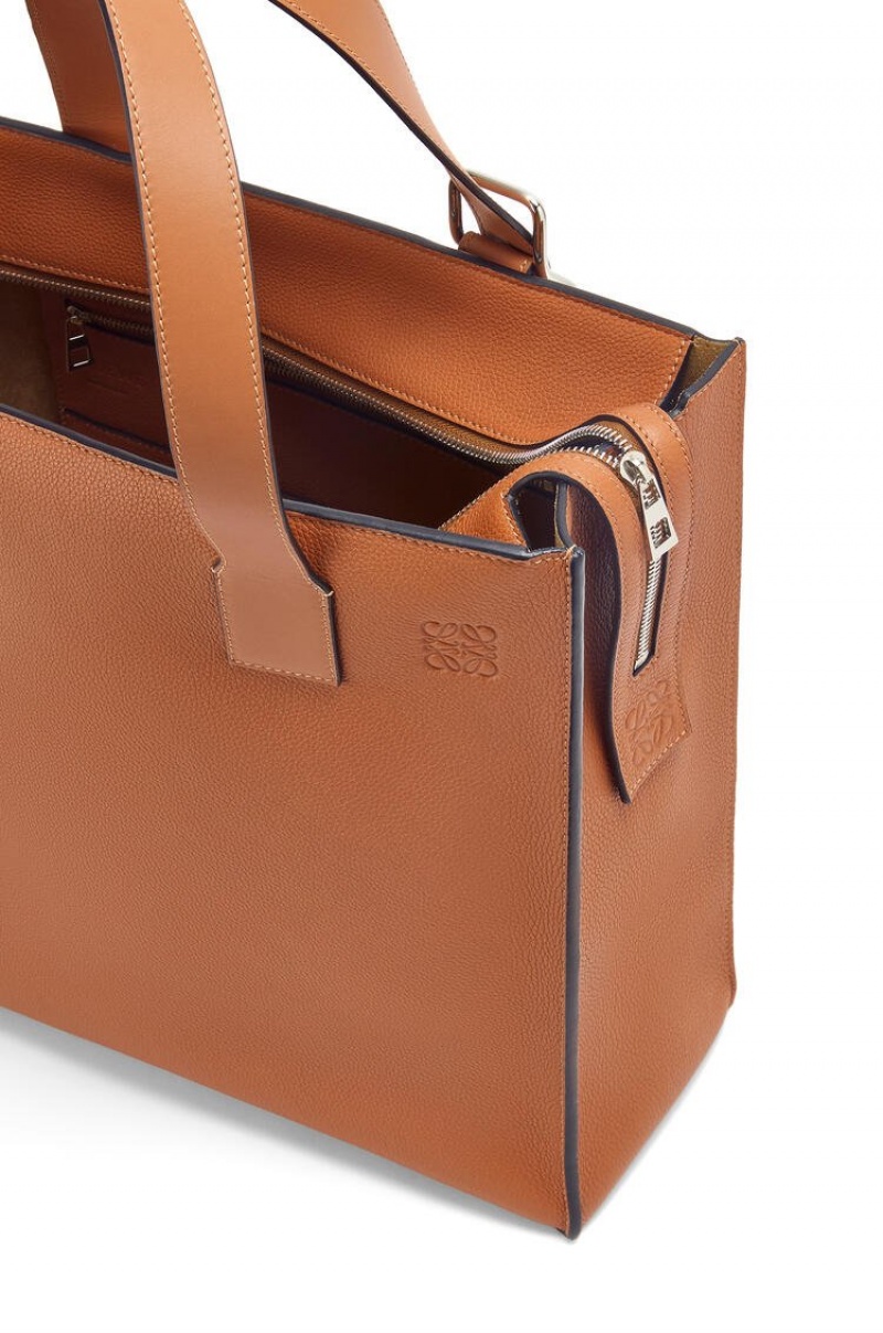 Bolso Tote Loewe Hebilla Zip tote in soft grained calfskin Hombre Tan | 413EMJKZU