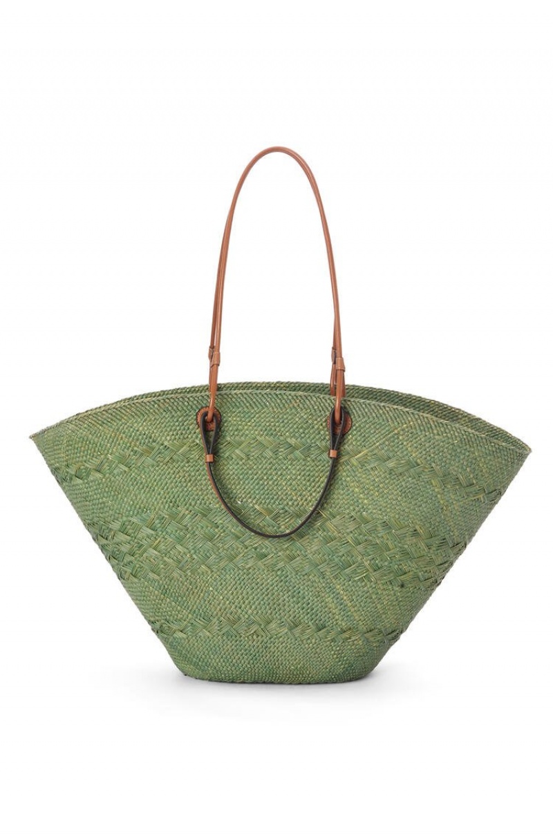 Bolso Tote Loewe Large Anagram Basket bag in iraca palm and calfskin Mujer Verde | 261LOXATF