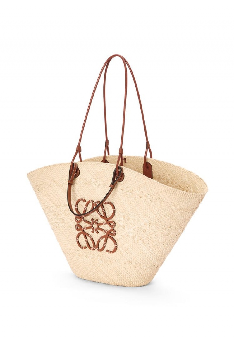 Bolso Tote Loewe Large Anagram Basket bag in iraca palm and calfskin Mujer Natural / Tan | 327DTUSJZ