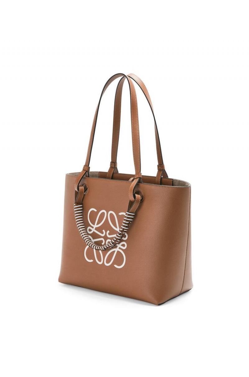 Bolso Tote Loewe Small Anagram Tote in classic calfskin Mujer Blancas | 765ONXYDQ